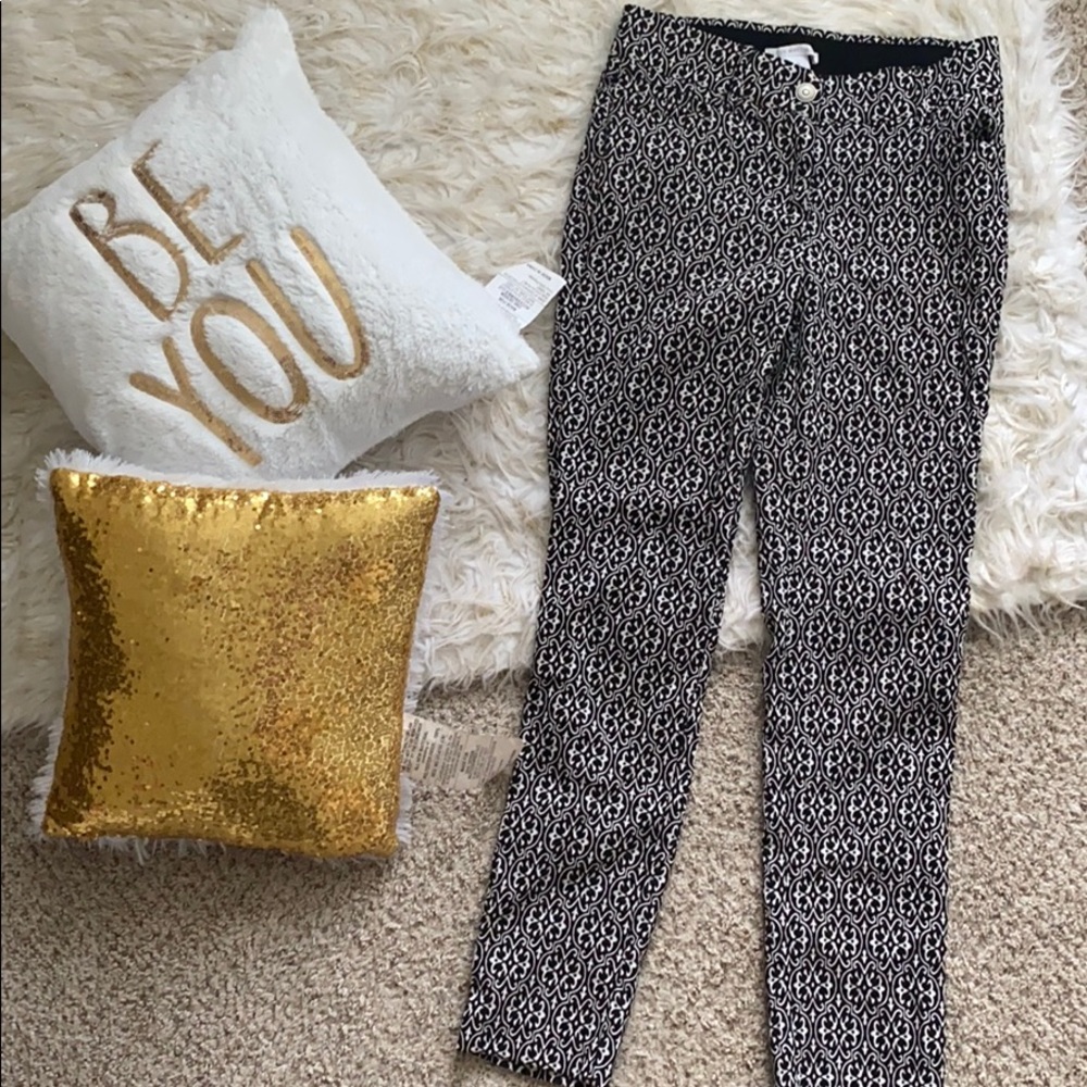 Size 6 Patterned Black and White Slacks!